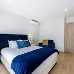 Dreams Apartment *