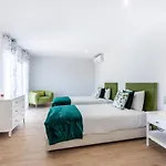 Apartment Dreams *