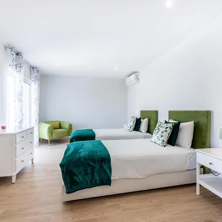 Apartment Dreams *